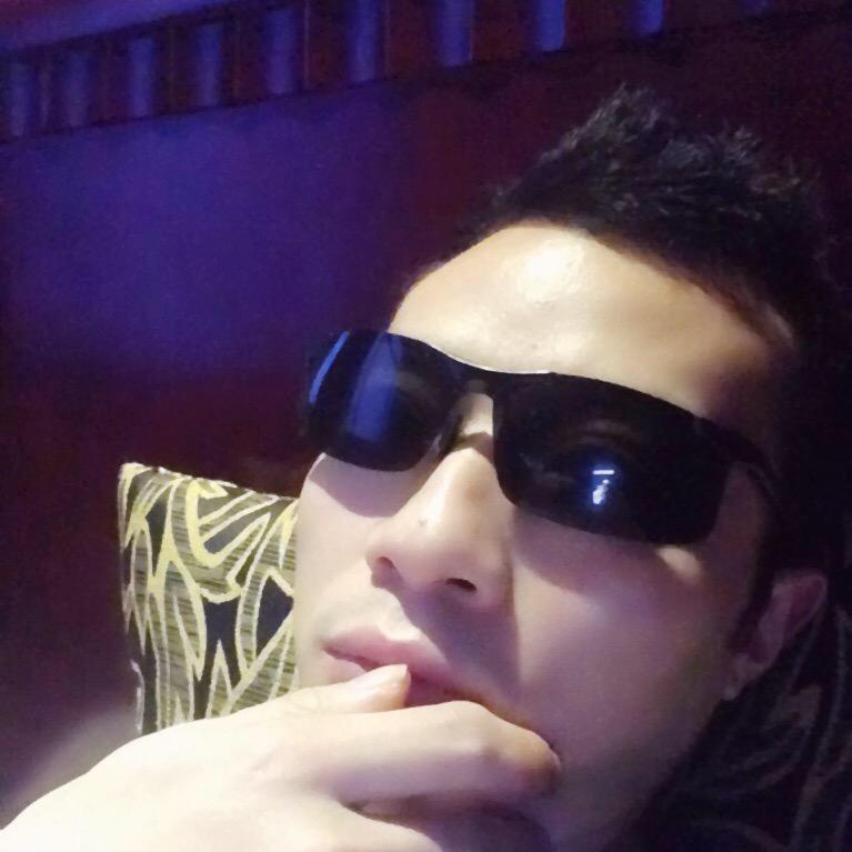 不一样的天空蓝🌹