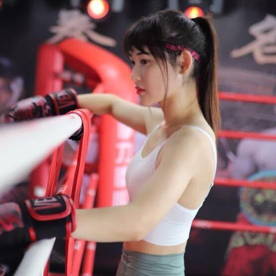 九月吖