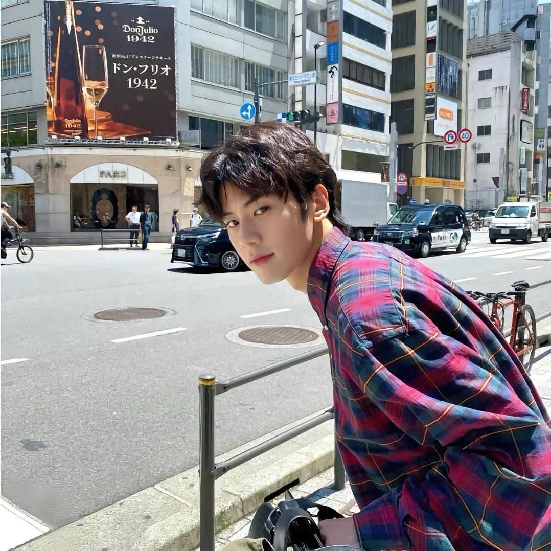 卖女孩的小导弹