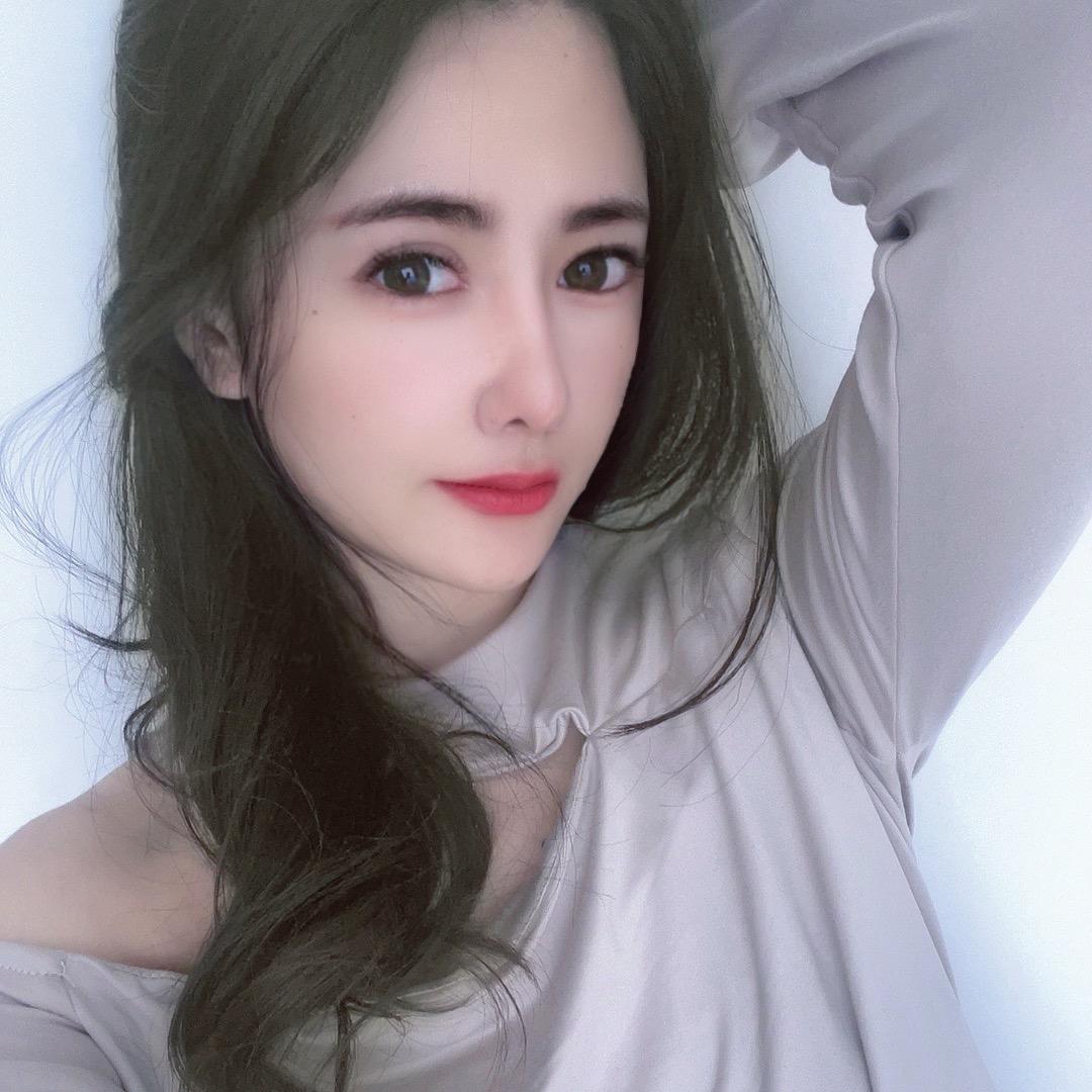 芳芳.