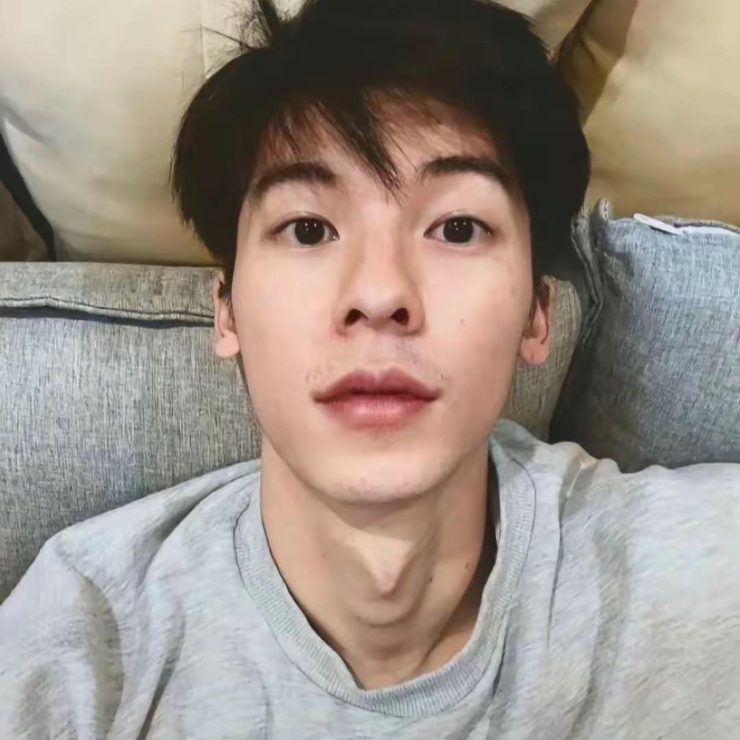 海上的船