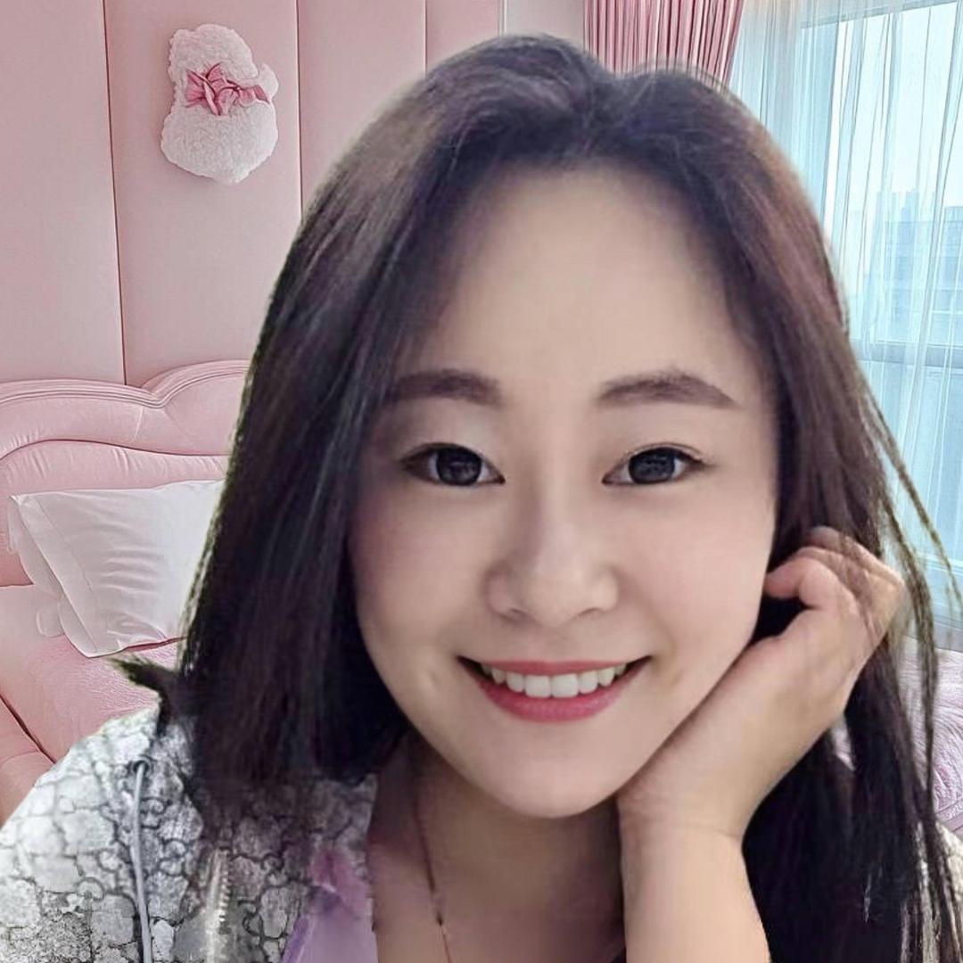 倩.