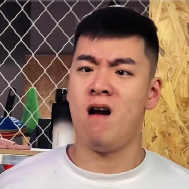 邵明涵.