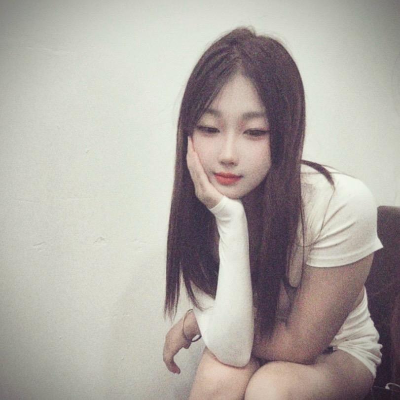 雯雯👑