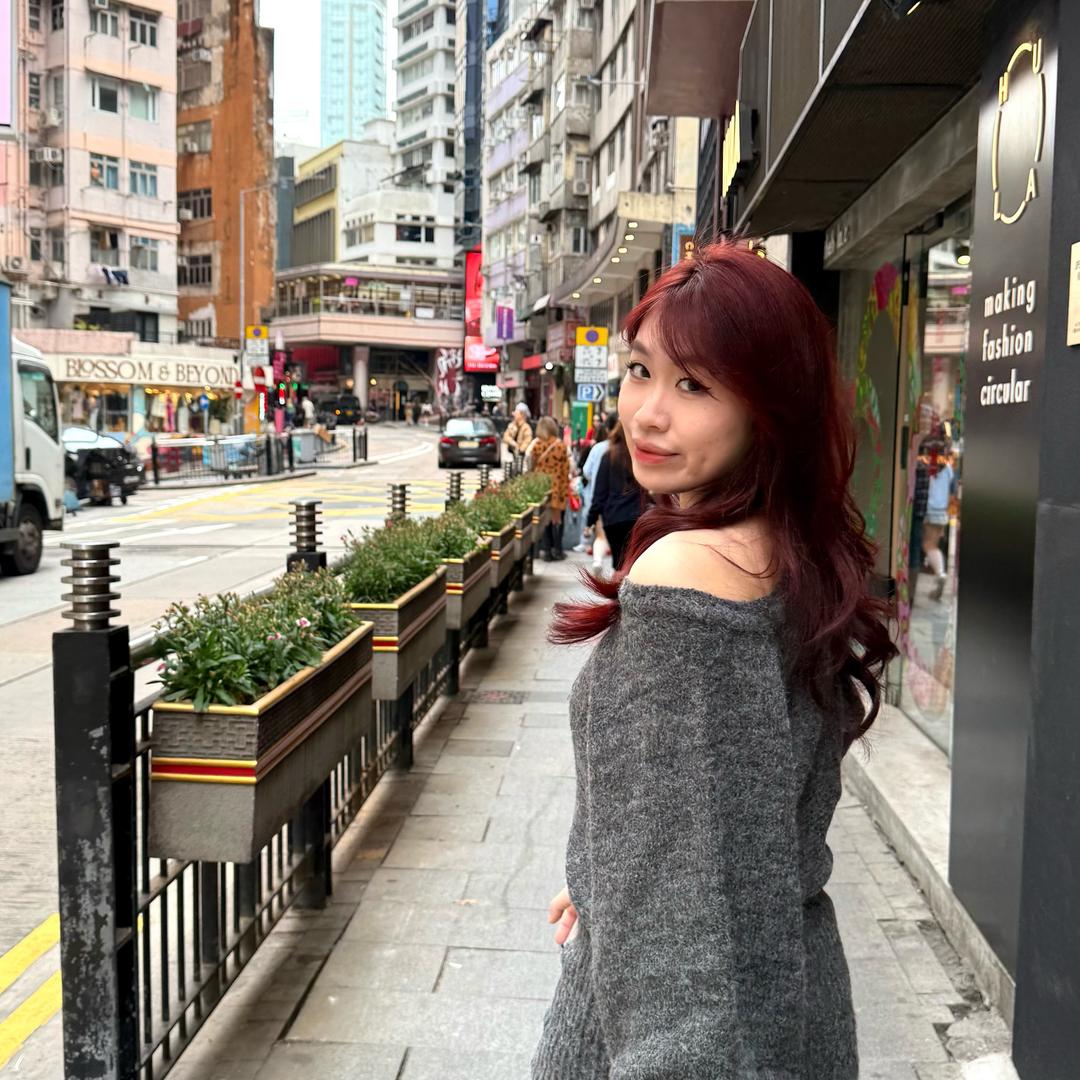 吃鹌鹑蛋的令纹姨