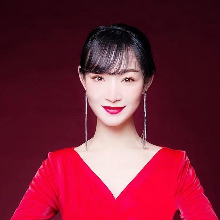 主持人麦甜