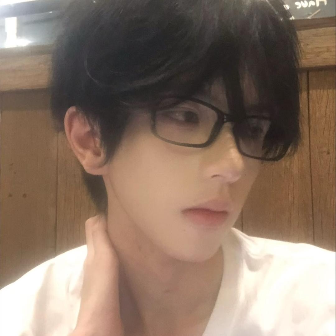 男友把脚皮藏在嘴里并且跟我接吻
