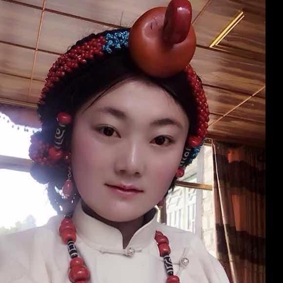 俄色拉姆藏装