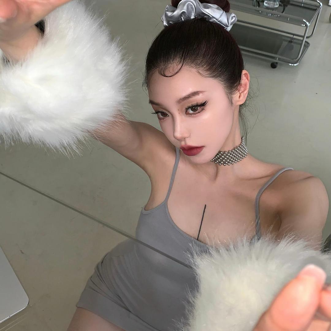 婉婉w