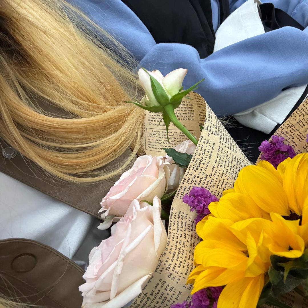 纯情忧郁霸总爱上性感母蟑螂