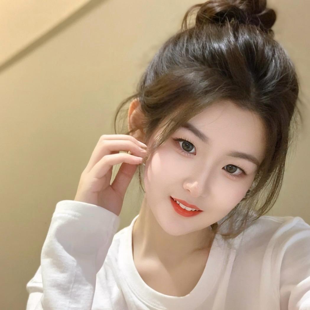 莉莉吖