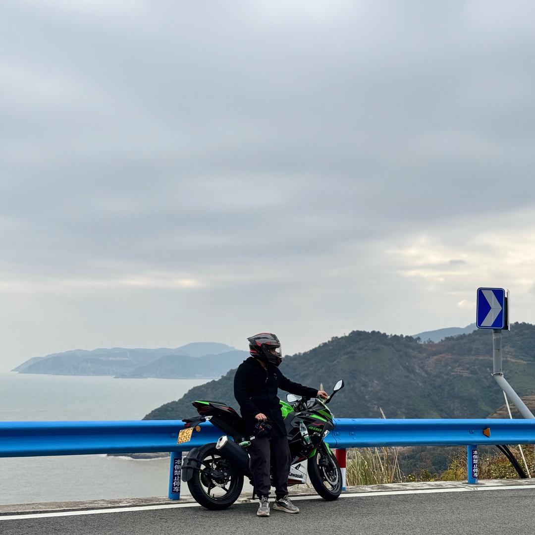 热心村民.-