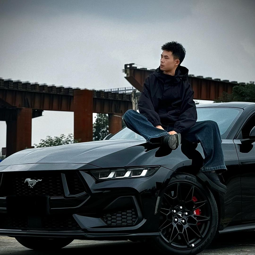 马馆长(途悦店长成都美式肌肉车)