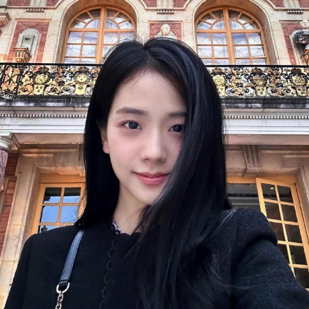 李昕伊