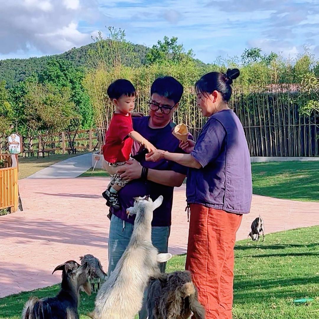 华哥夫妇 YIWEN以玟羊绒工厂