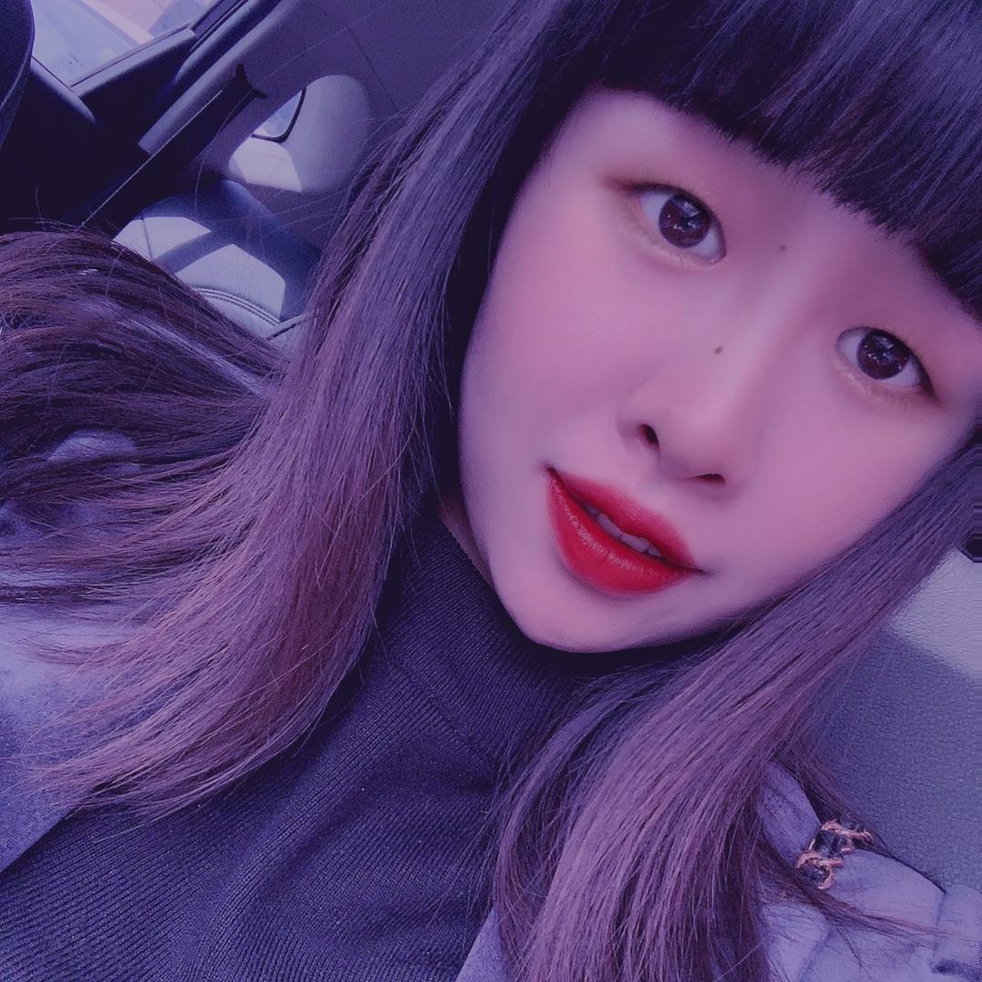 薇薇儿。