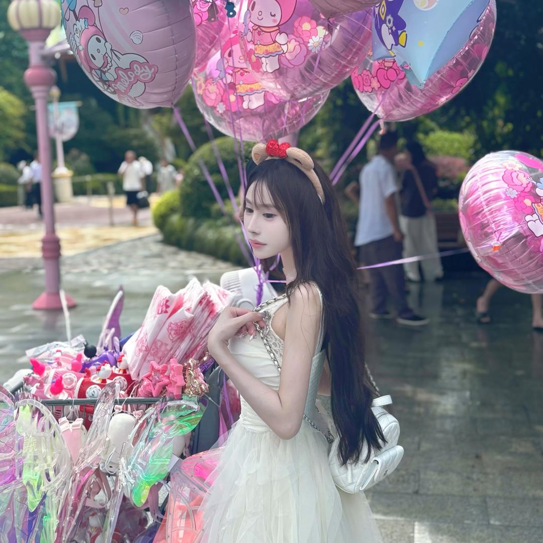 小兔兔爱拍照📷