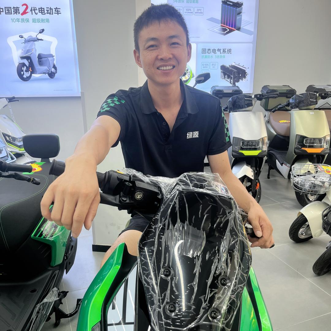 长宁县绿源液冷电动车罗涛