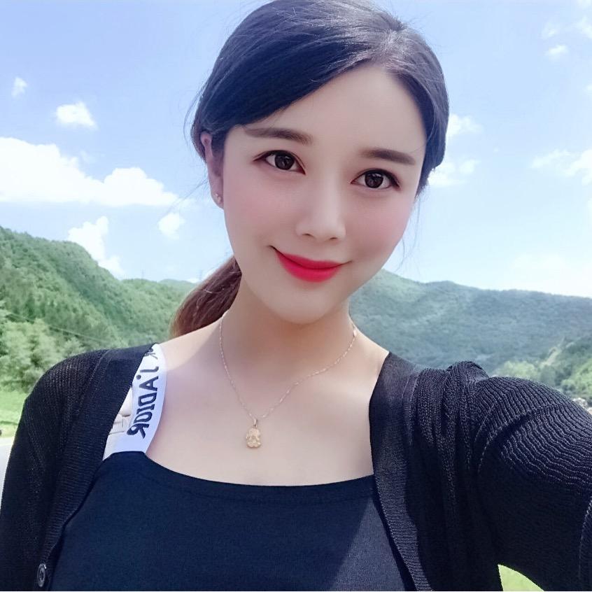 秦岭龙纹桃核红红