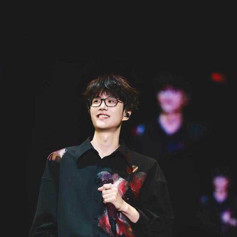 是秦楼啊（黑化 ）