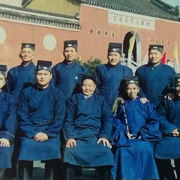 勤善：易德