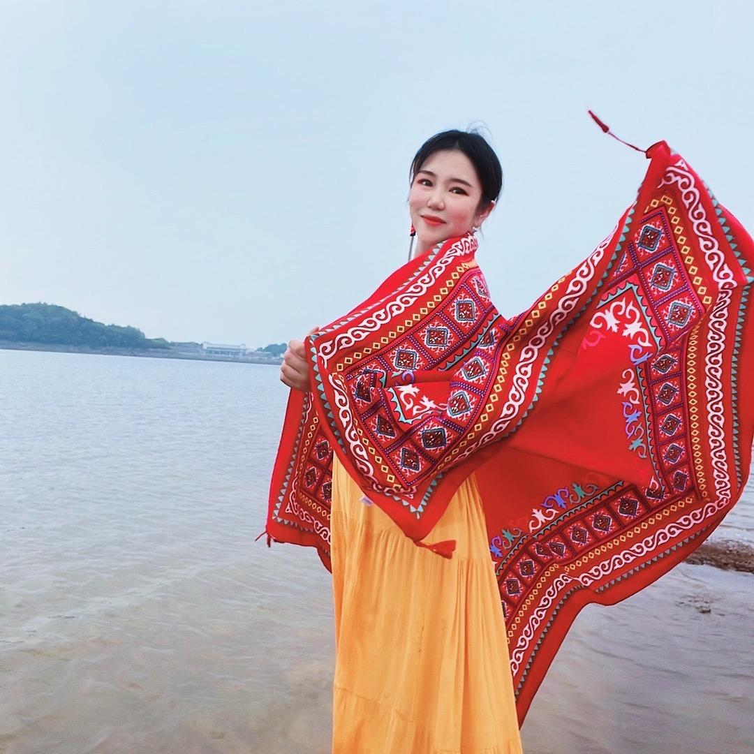 俊小姐旅拍披肩