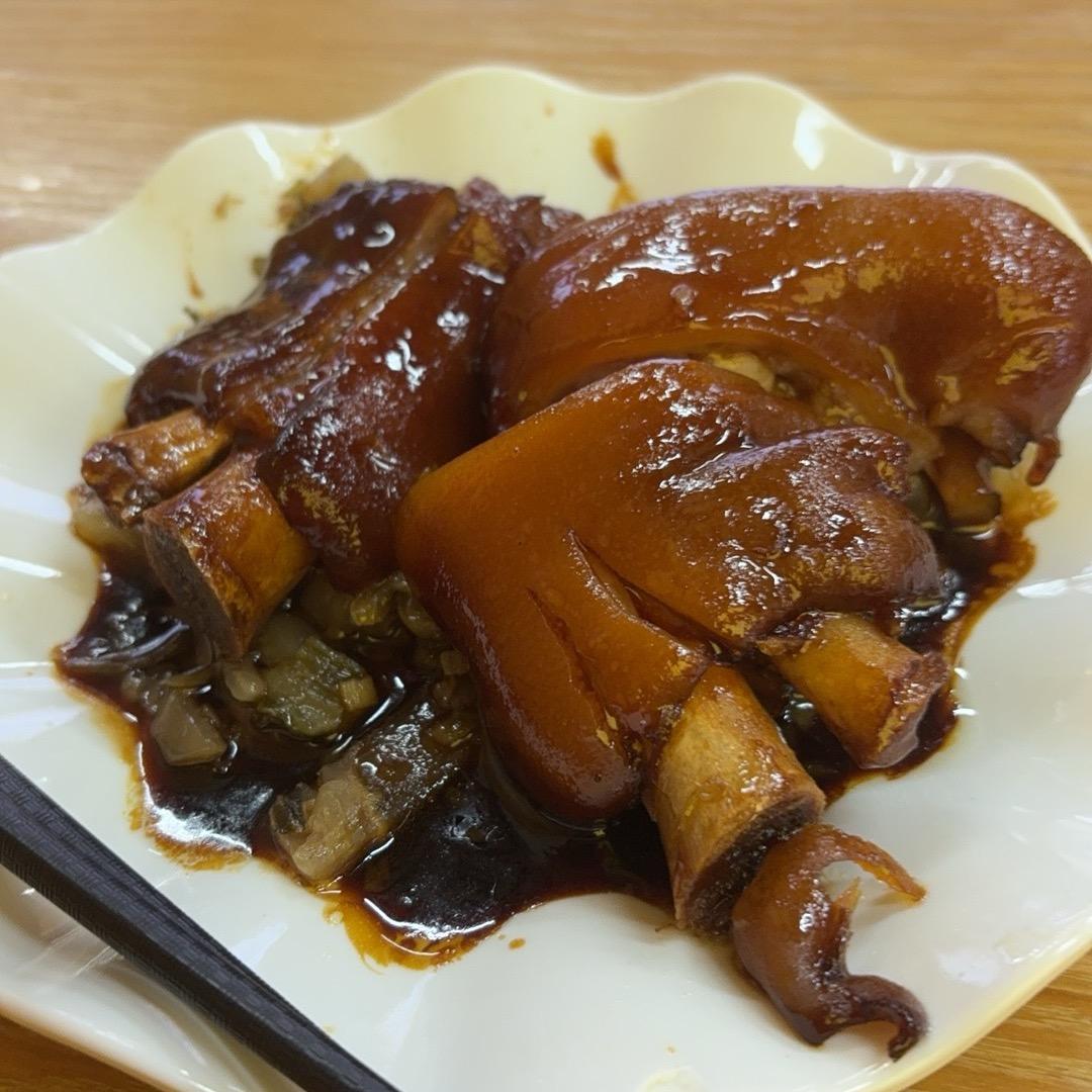 喜欢耳语的狮子