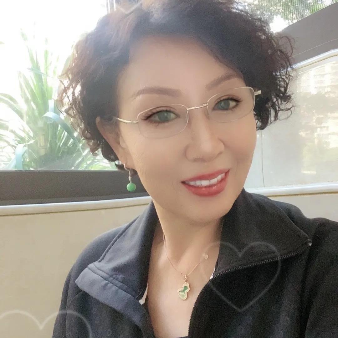 李新华