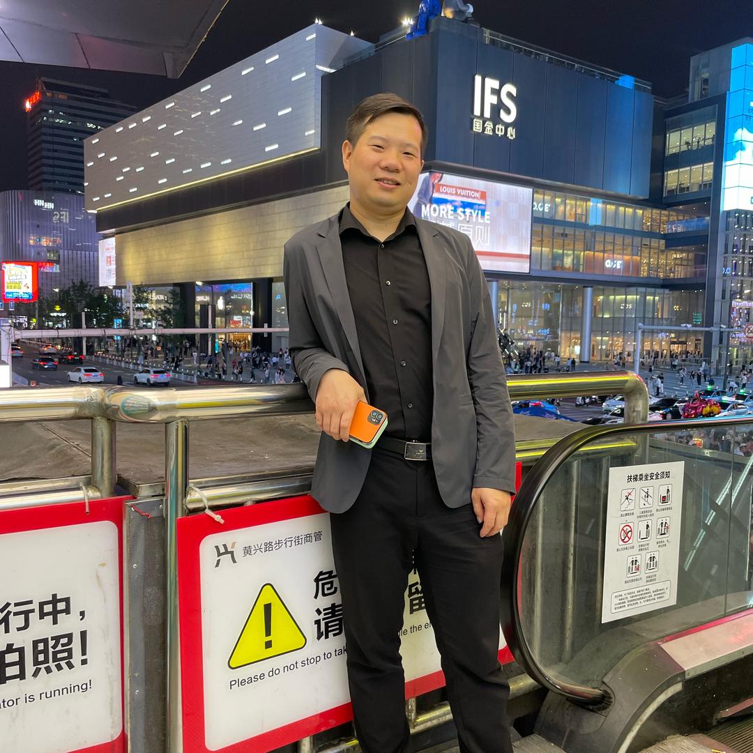 伍十二