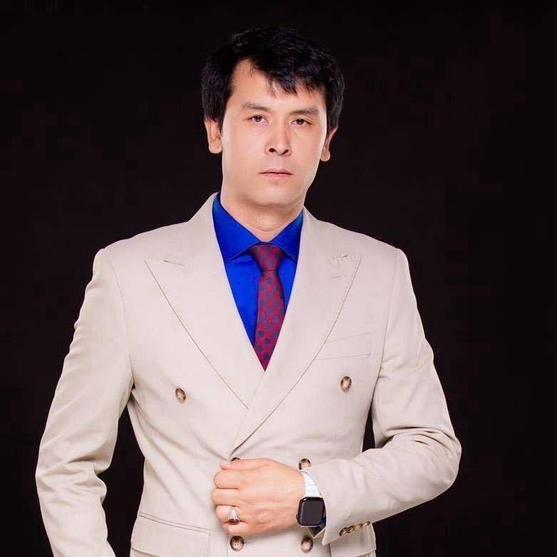 巴依瓦提其服装店