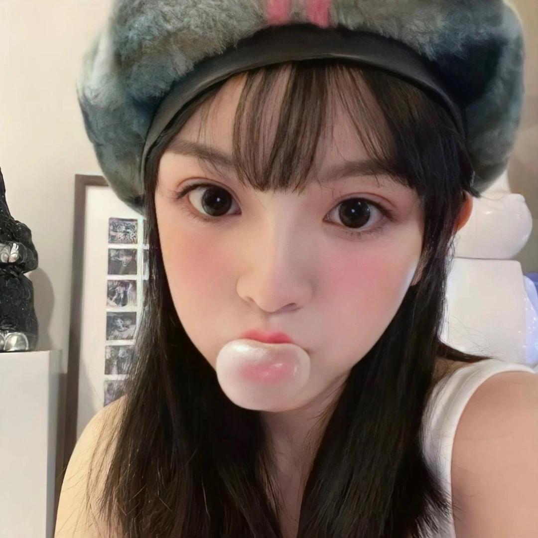 宝藏草莓吖