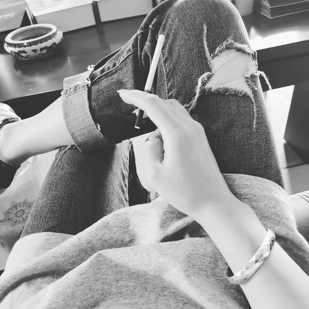 👠跪下喊平姐吉祥💄