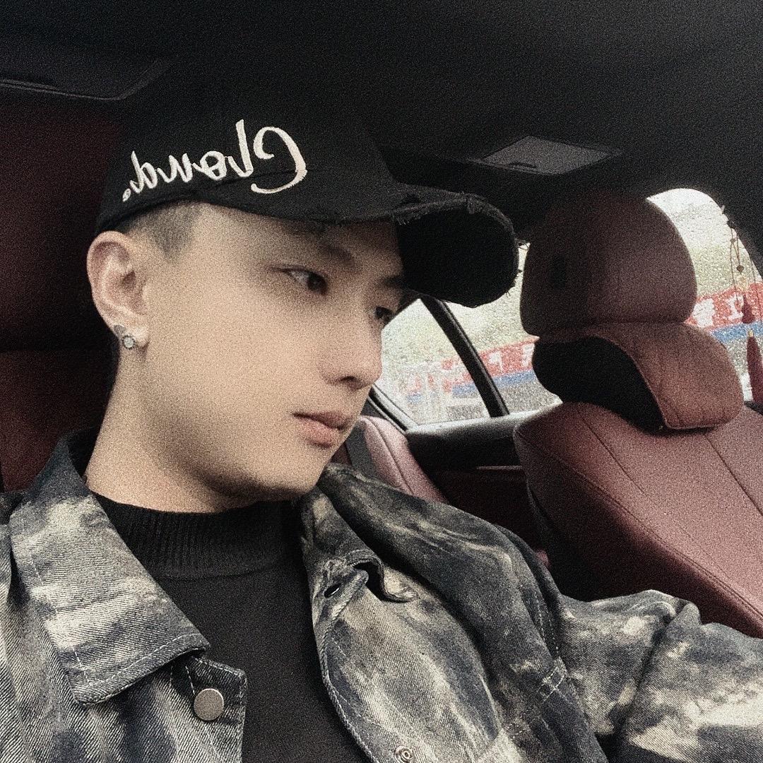 ღ° 郭先生  😍 ᭄