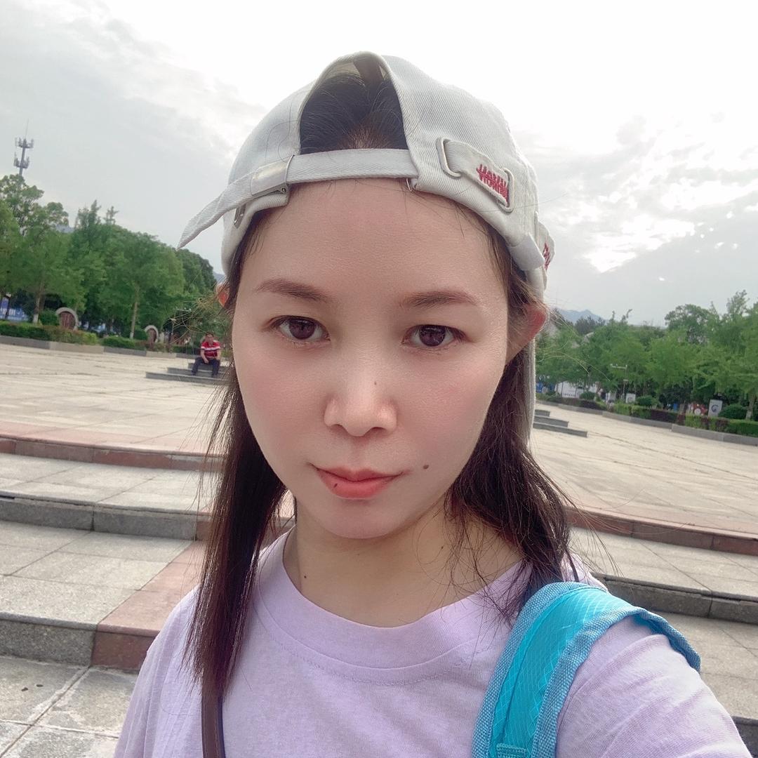 张万福珠宝顾问小袁