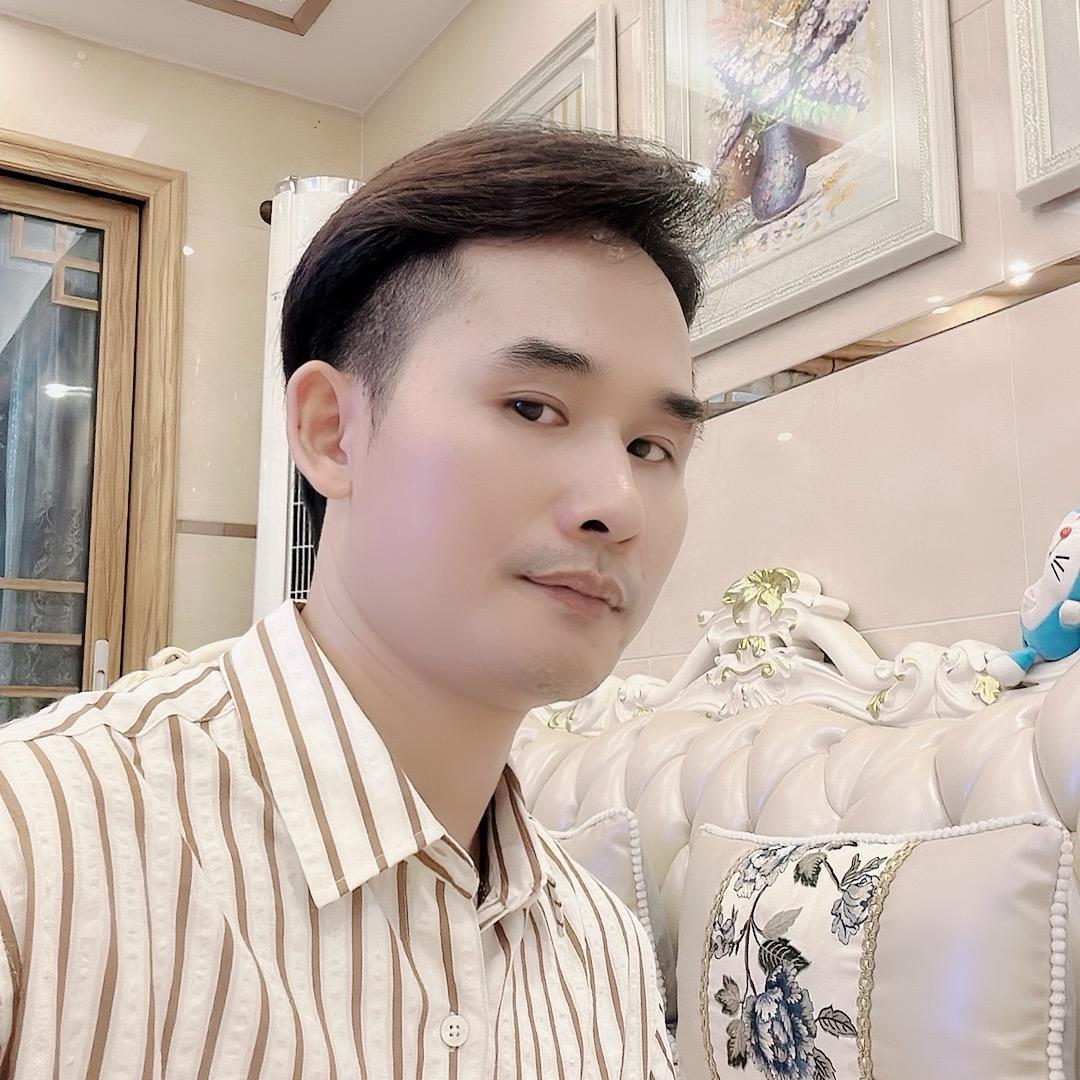 贪吃贪玩的小钟