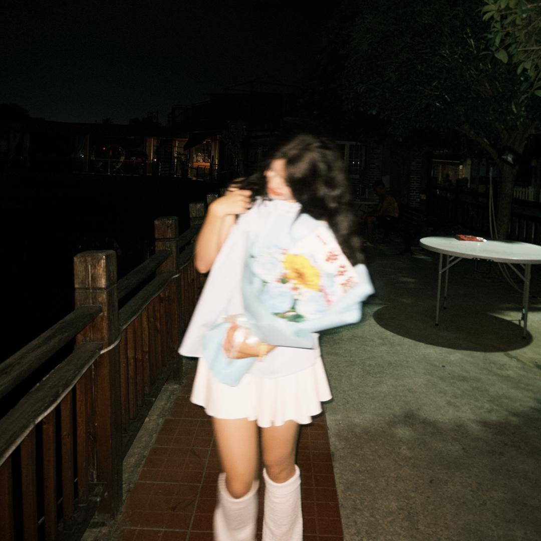 养了一只可爱的鸭鸭