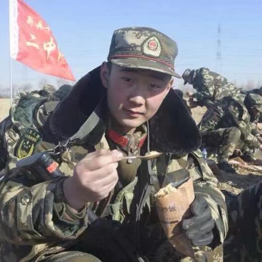 中岳少林文武武术学校荣老师