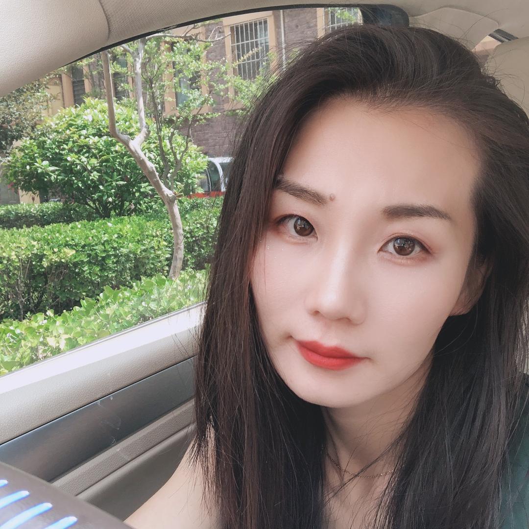 明媚居家锻炼小能手