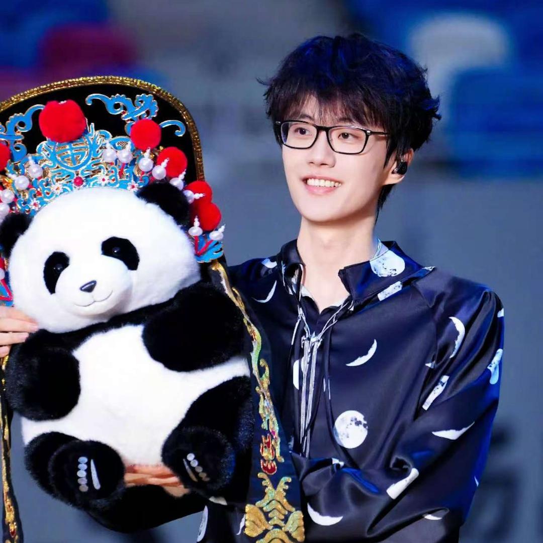 VaeCn许嵩四川熊猫基地🐼（月亮版）