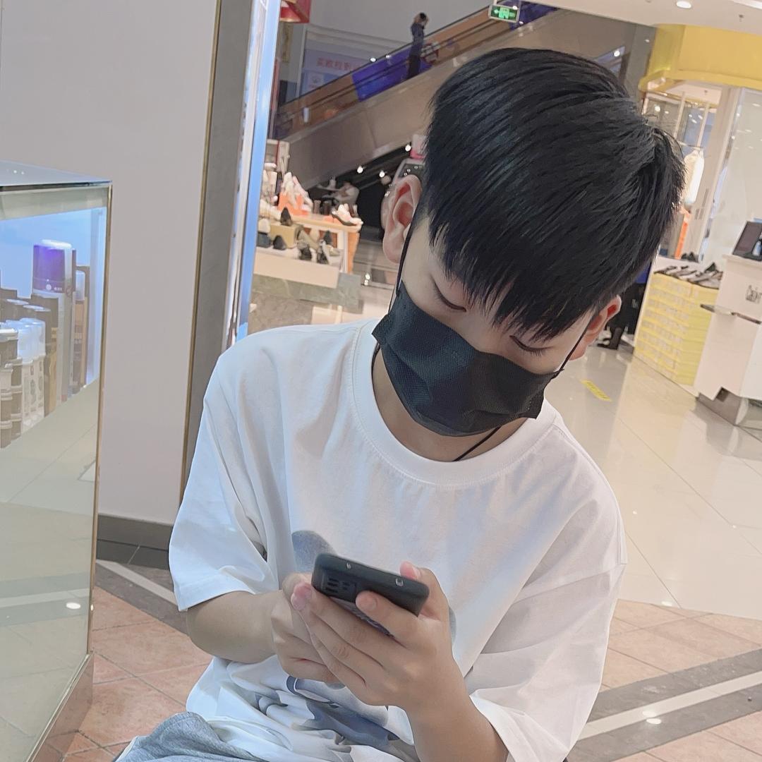 丹丹@飞飞