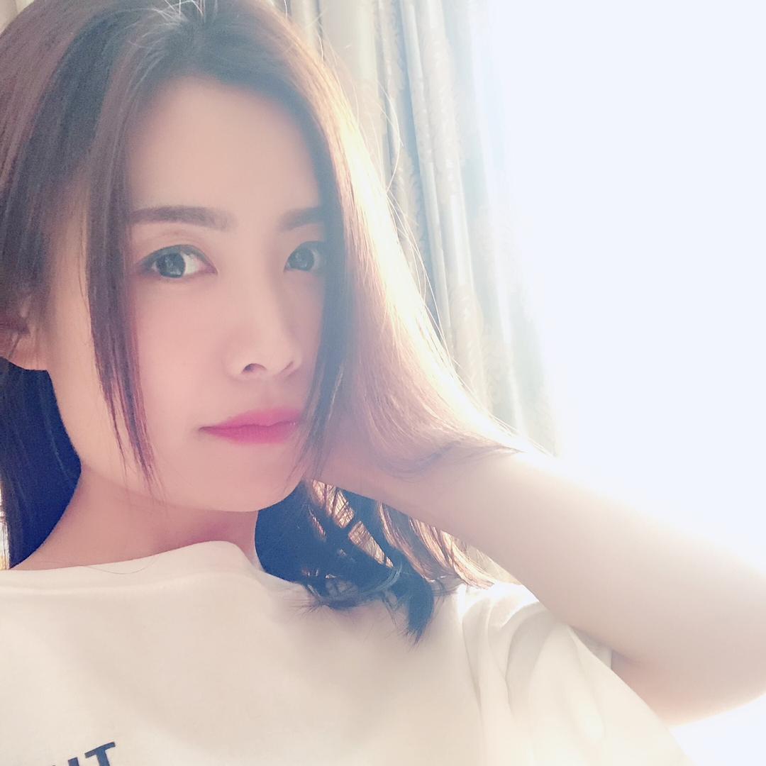 AI依依呀
