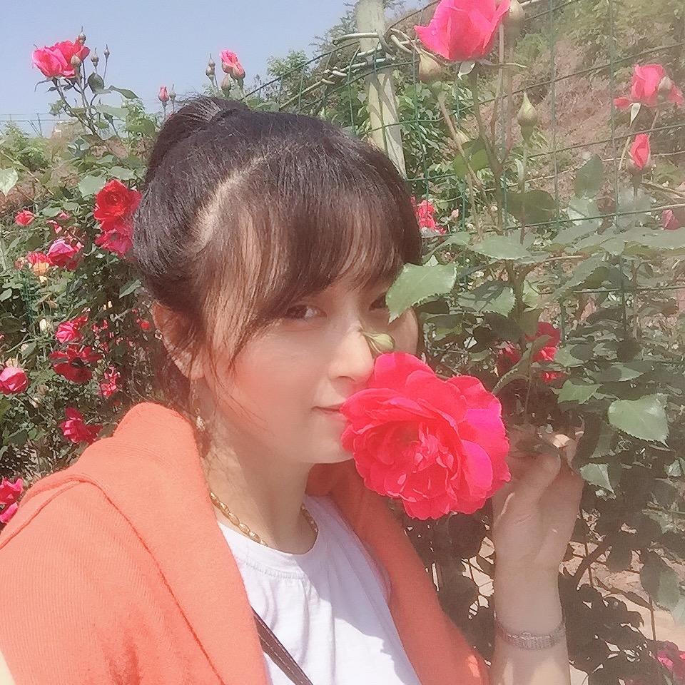 黄露稼