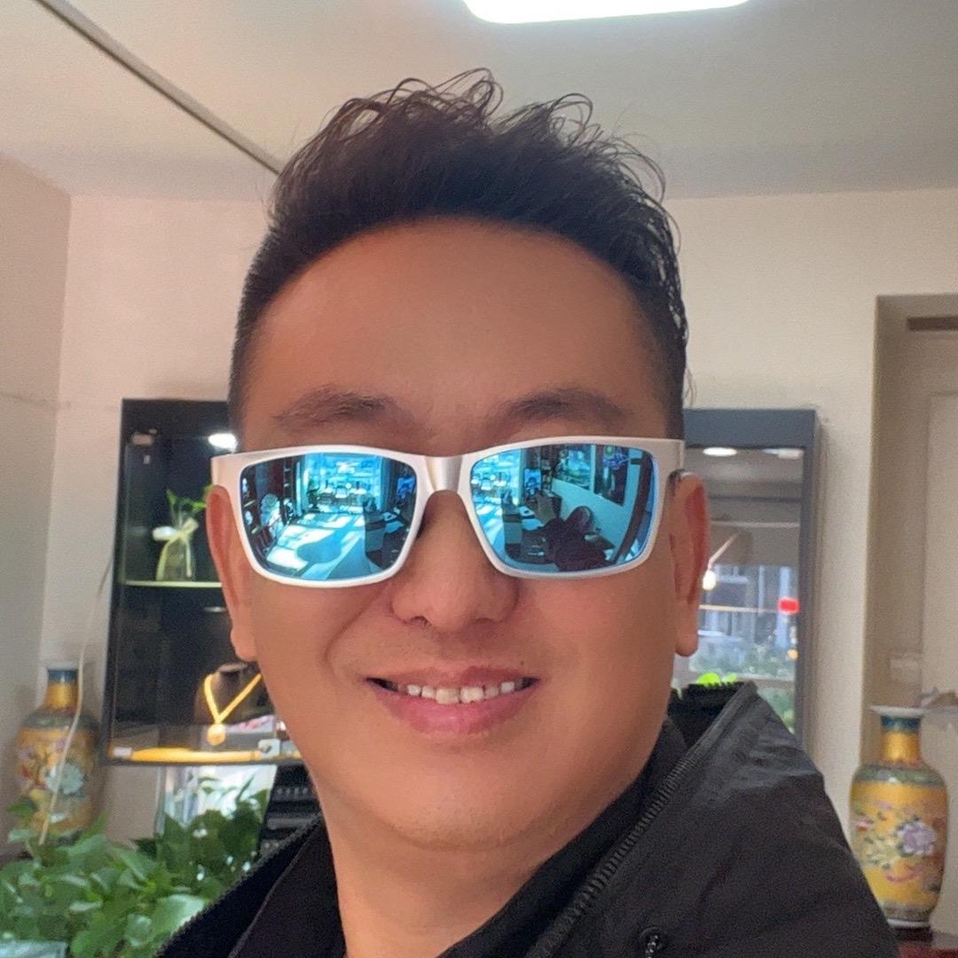 嫣涵珠宝尚品服饰