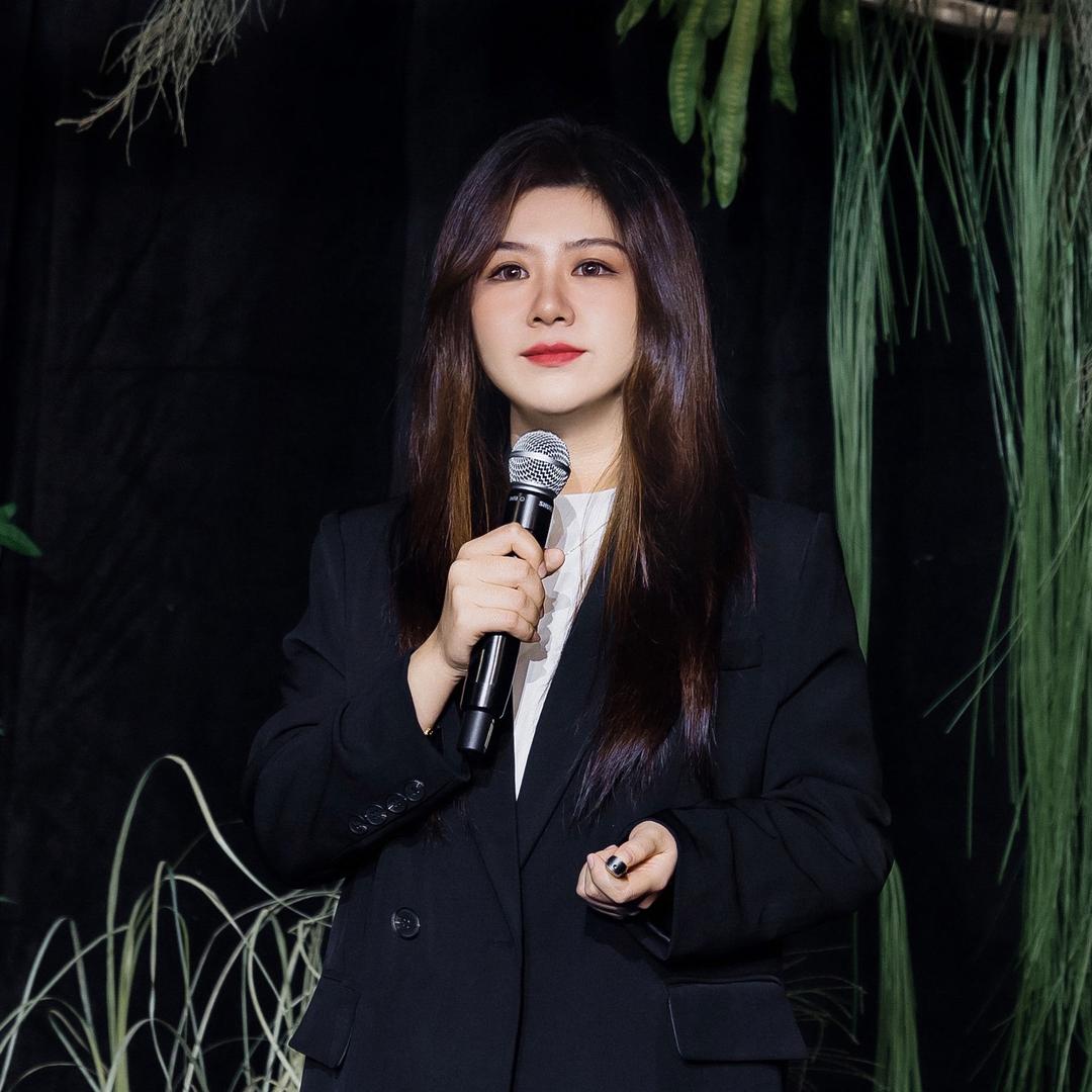 拾光影像创始人郑郑