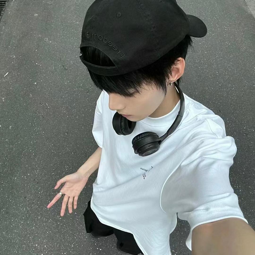 白了个白
