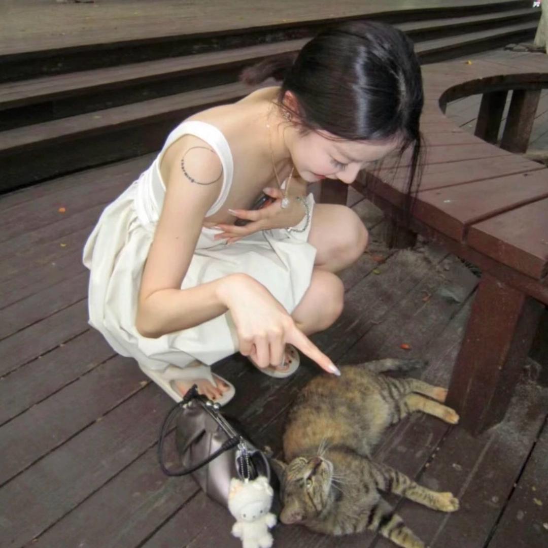 脸一点也不圆