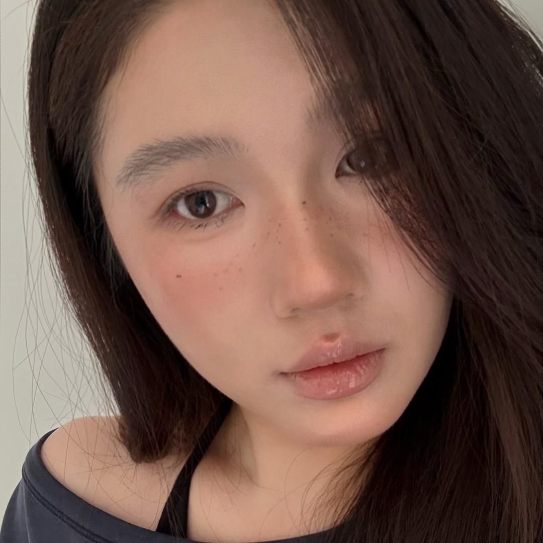 肉肉脸崽（化妆师）