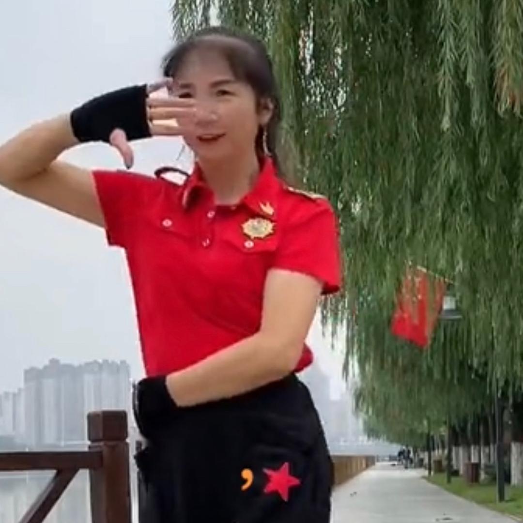 傲雪寒梅舞蹈
