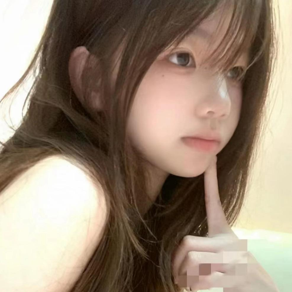 伊伊.