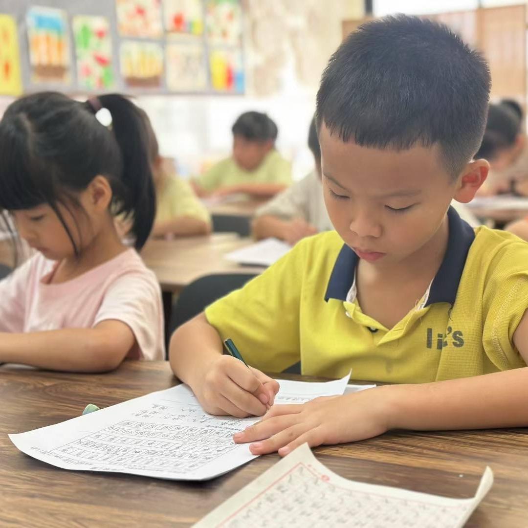 现龙硬笔书法叶子老师